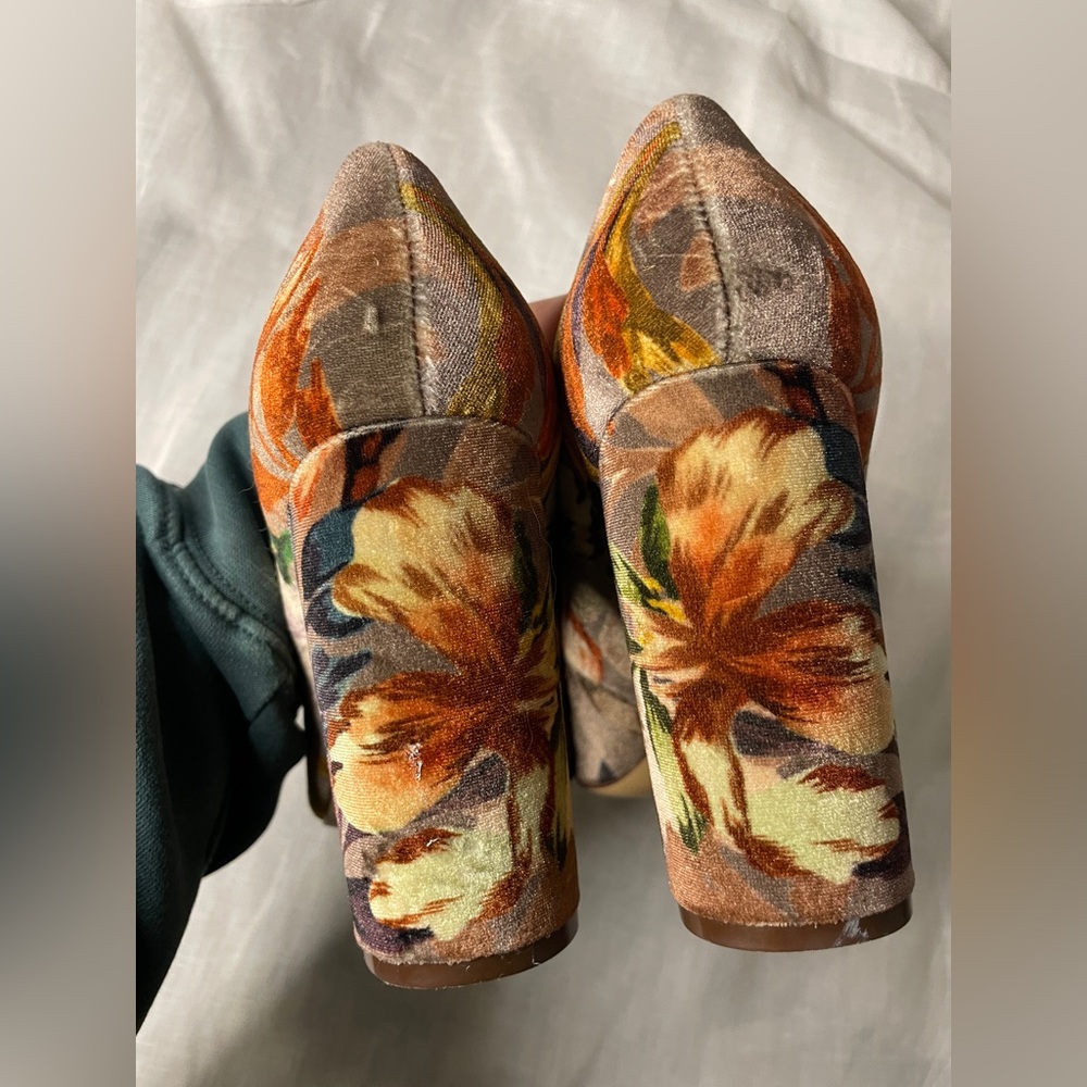 Nine West Scheila Velvet Floral Block Heel Pumps - Picture 7 of 9